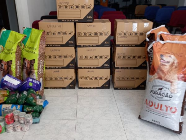 Lagoa Christian Fellowship have collected a selection of food that we are sending to help the people of Ukraine. Our prayers go with it.